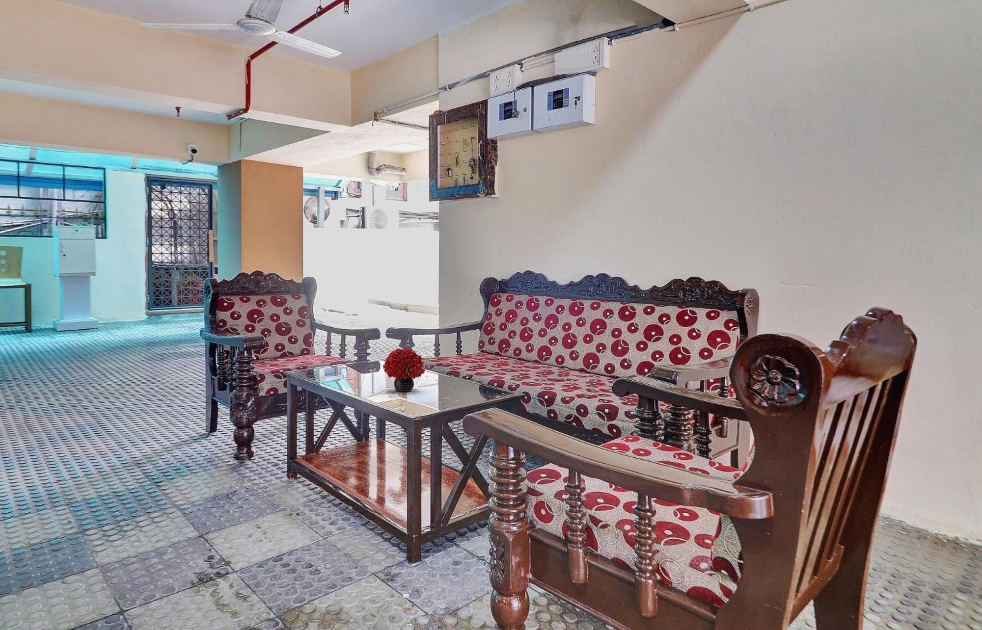 Heavens Inn Near Rasoolpura Metro Station حيدر أباد المظهر الخارجي الصورة