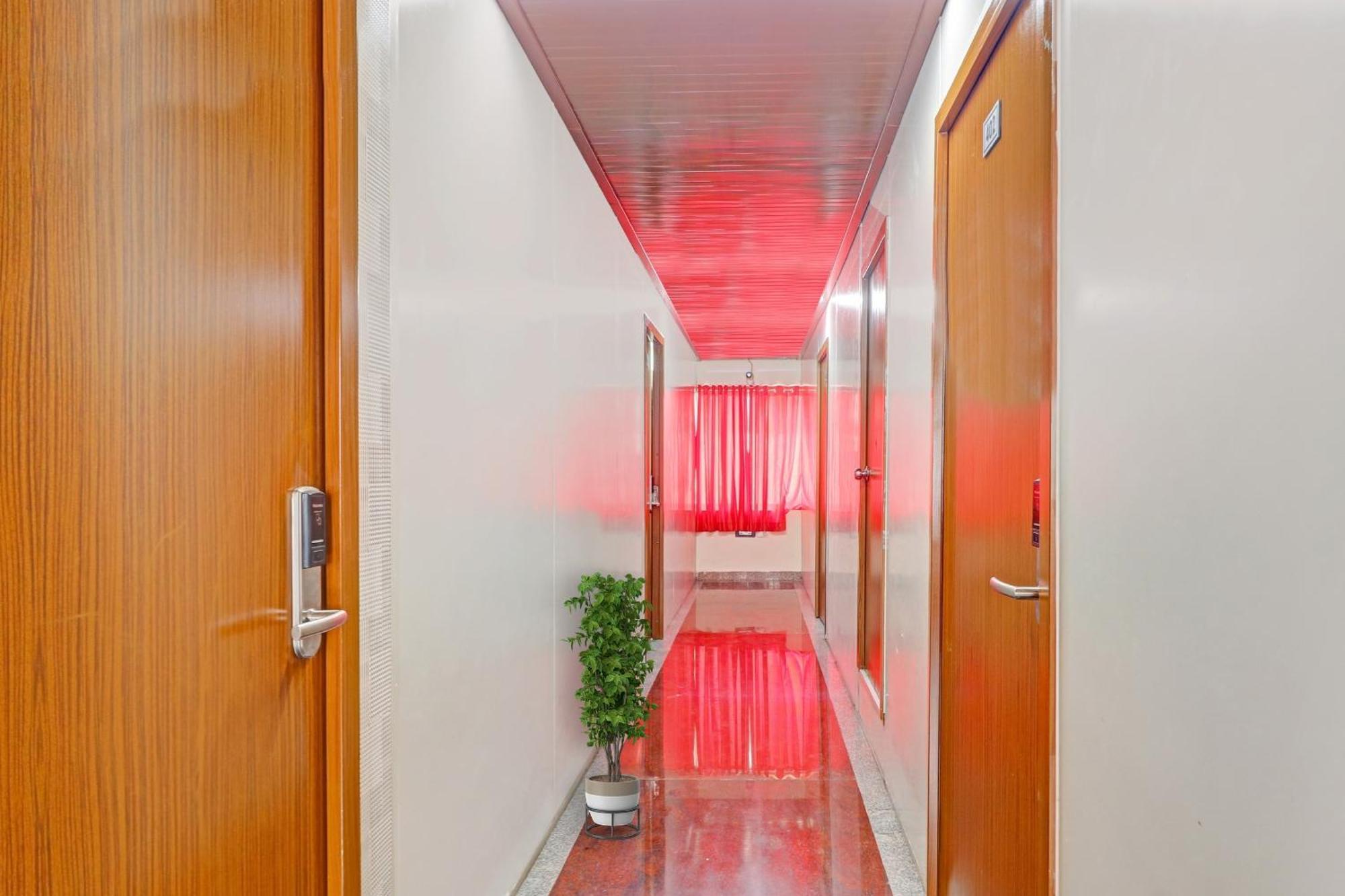 Heavens Inn Near Rasoolpura Metro Station حيدر أباد المظهر الخارجي الصورة