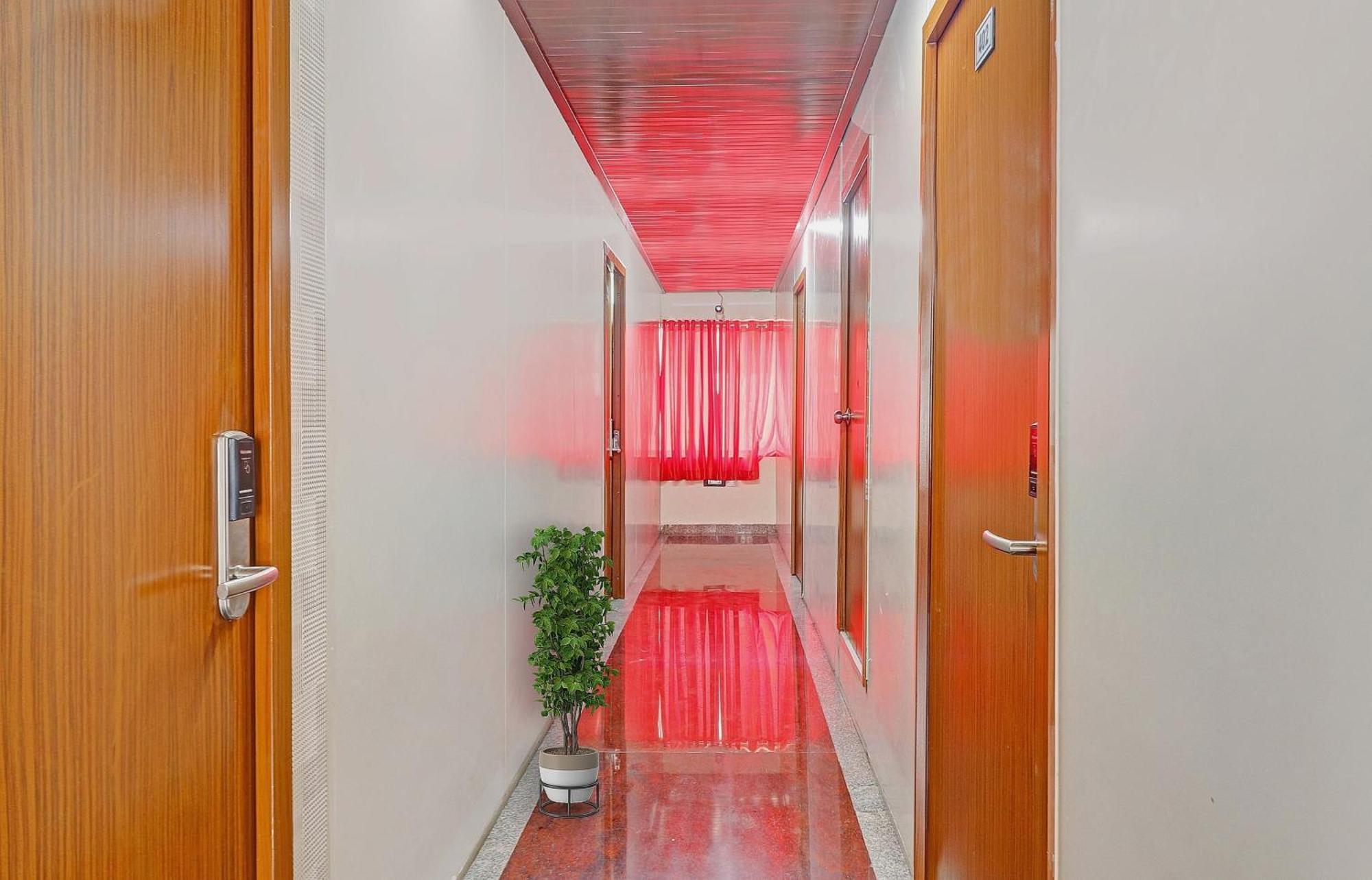 Heavens Inn Near Rasoolpura Metro Station حيدر أباد المظهر الخارجي الصورة
