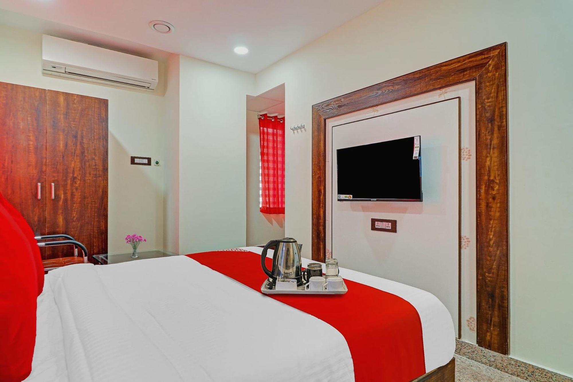 Heavens Inn Near Rasoolpura Metro Station حيدر أباد المظهر الخارجي الصورة