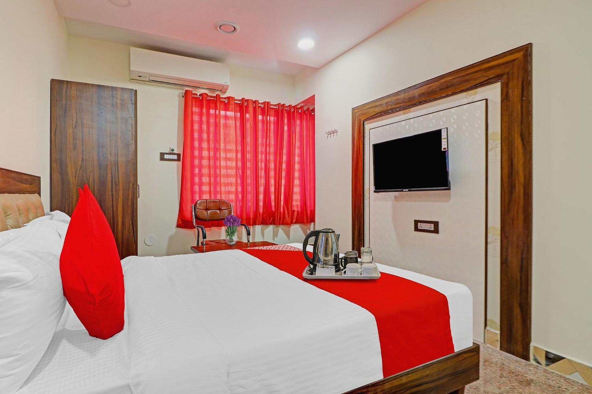 Heavens Inn Near Rasoolpura Metro Station حيدر أباد المظهر الخارجي الصورة